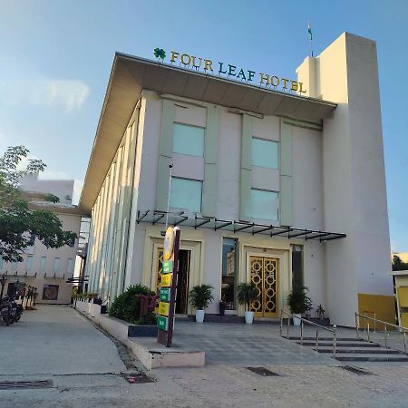 Four Leaf Hotel,Budaun エクステリア 写真