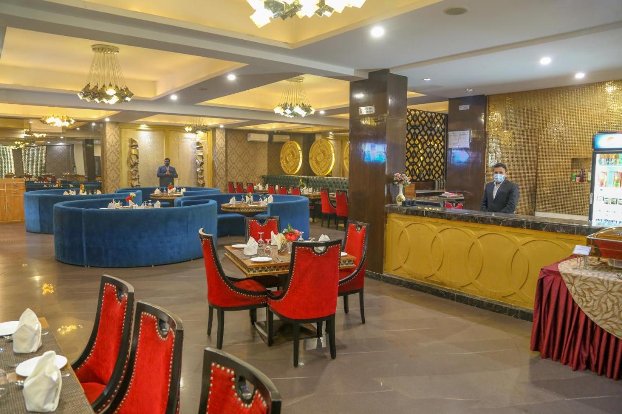 Four Leaf Hotel,Budaun エクステリア 写真