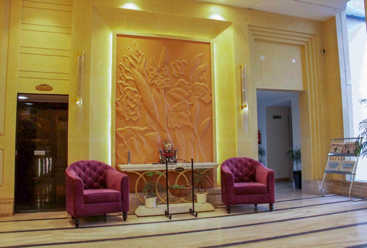 Four Leaf Hotel,Budaun エクステリア 写真