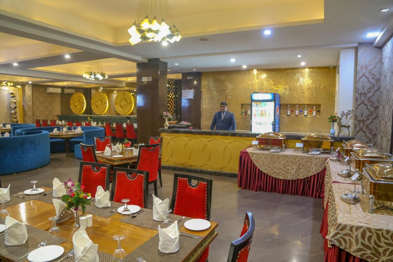 Four Leaf Hotel,Budaun エクステリア 写真